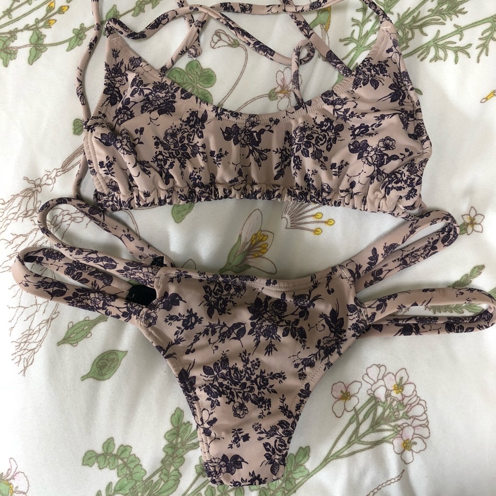 Twenty sauce bikini